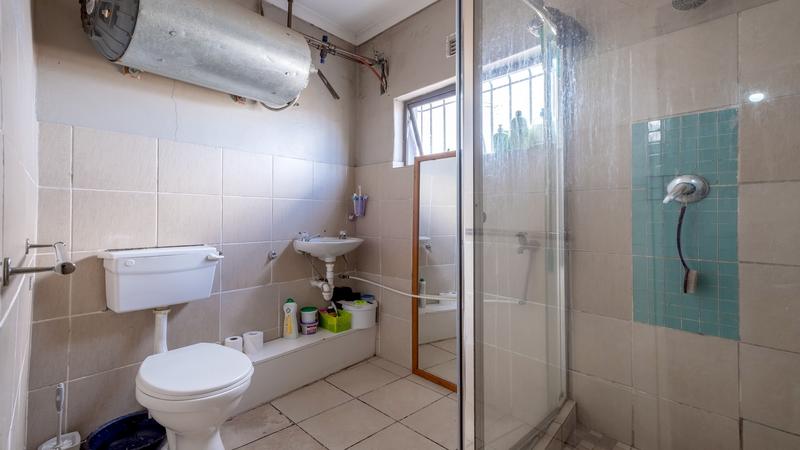 6 Bedroom Property for Sale in Kensington Western Cape